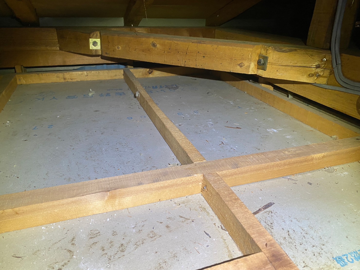 福岡県北九州市　イタチによる被害　M様邸　駆除実績