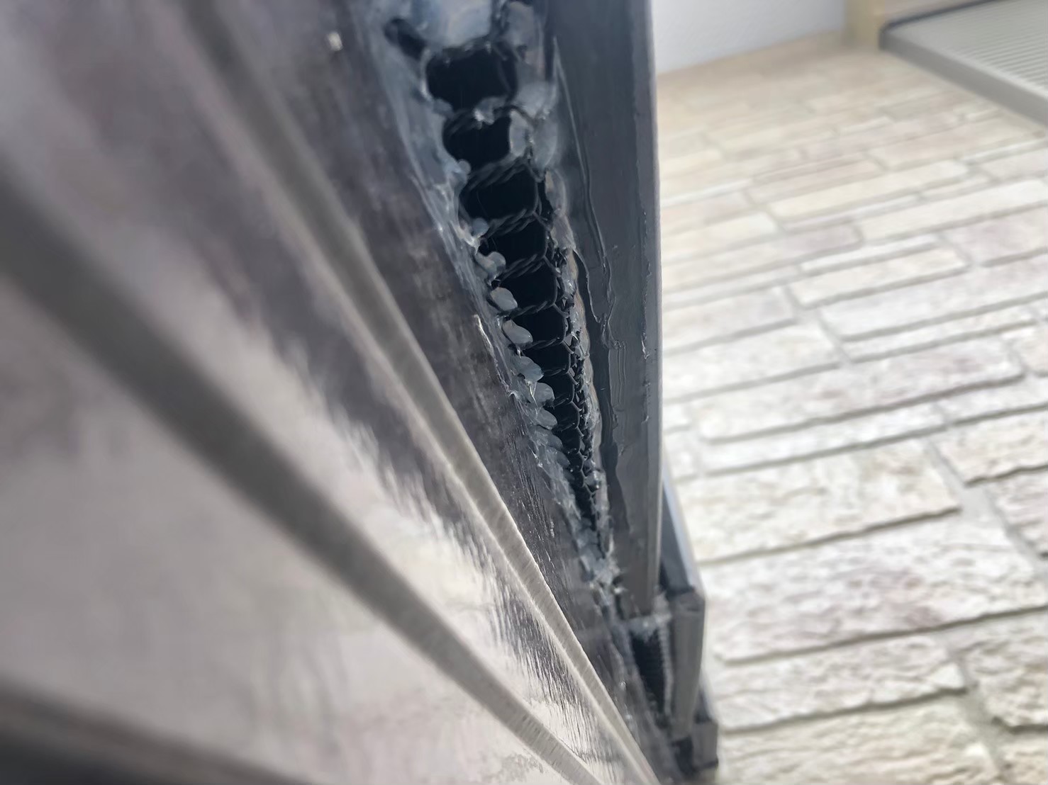 コウモリによる被害　O様邸　駆除実績