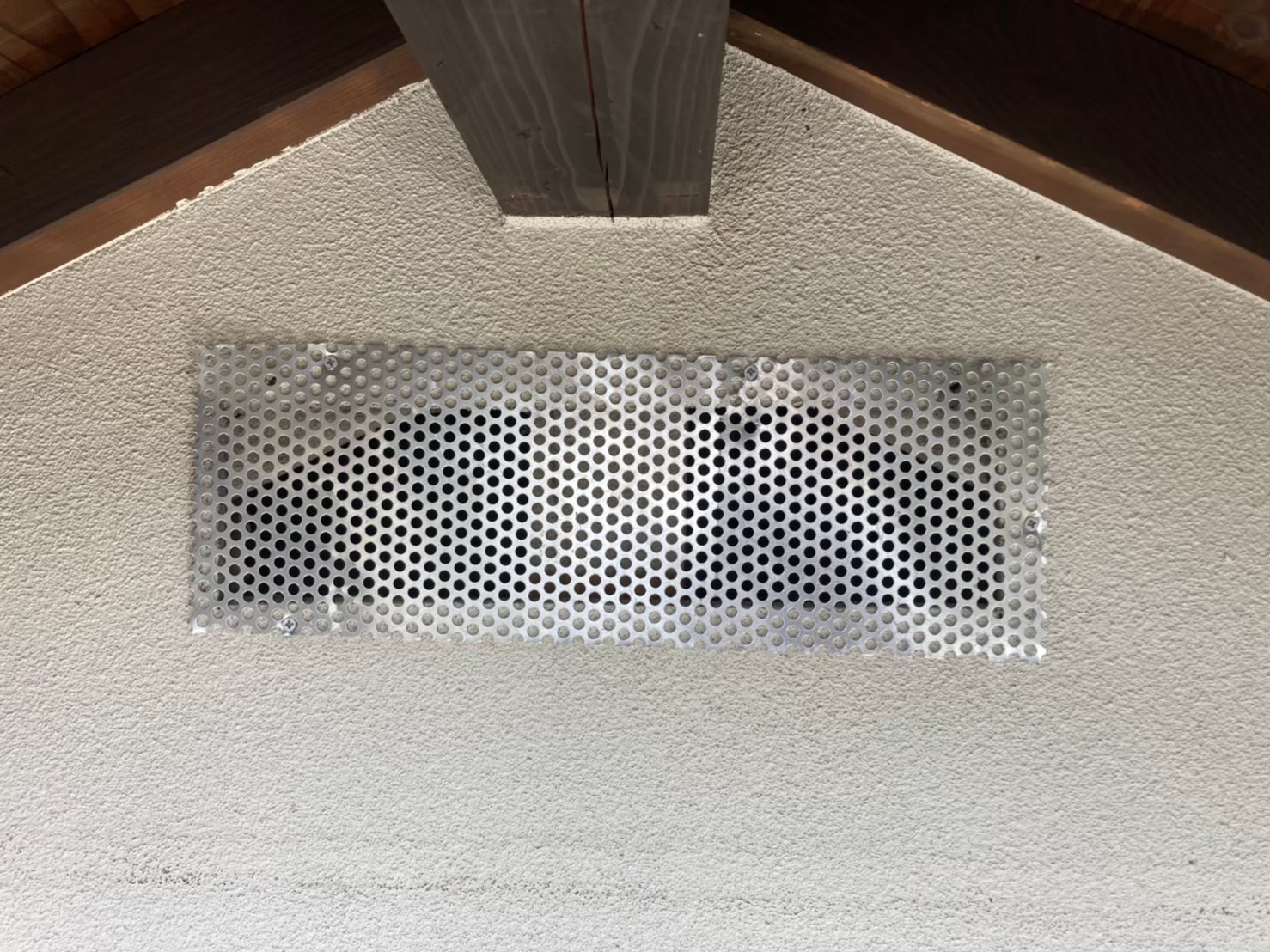 コウモリによる被害　K様邸　駆除実績