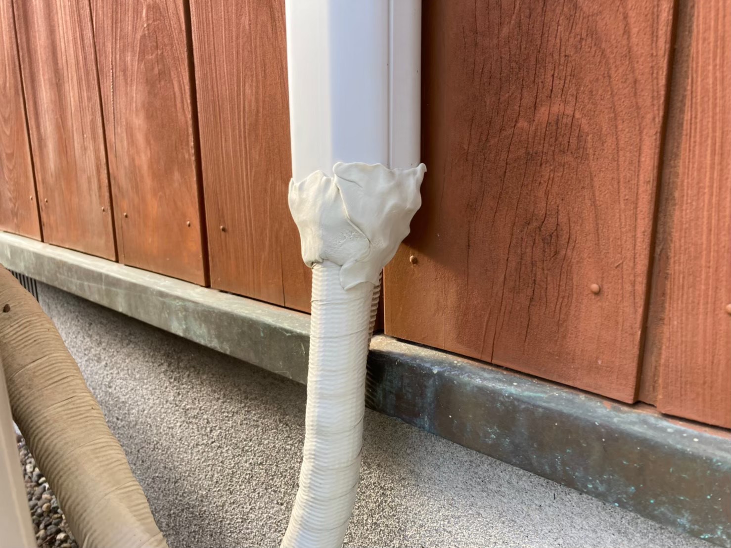 コウモリによる被害　K様邸　駆除実績