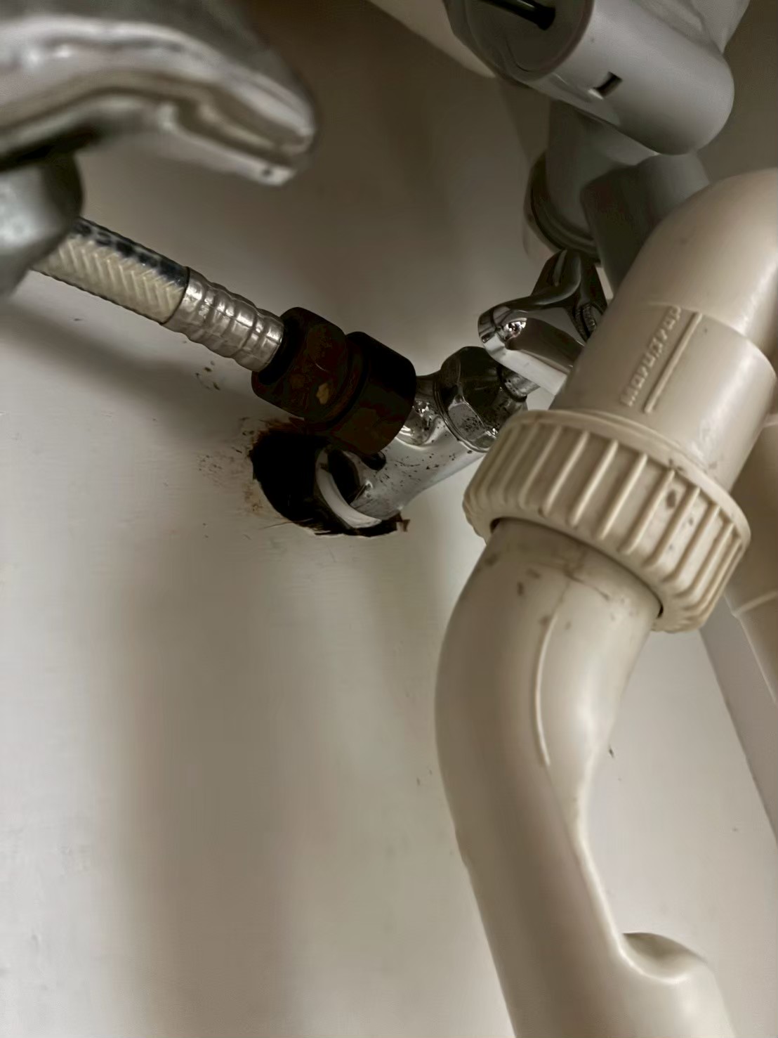 福岡県福岡市　ネズミによる被害　K様邸　駆除実績