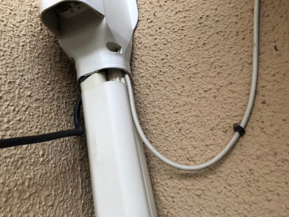 コウモリによる被害　H様邸　駆除実績