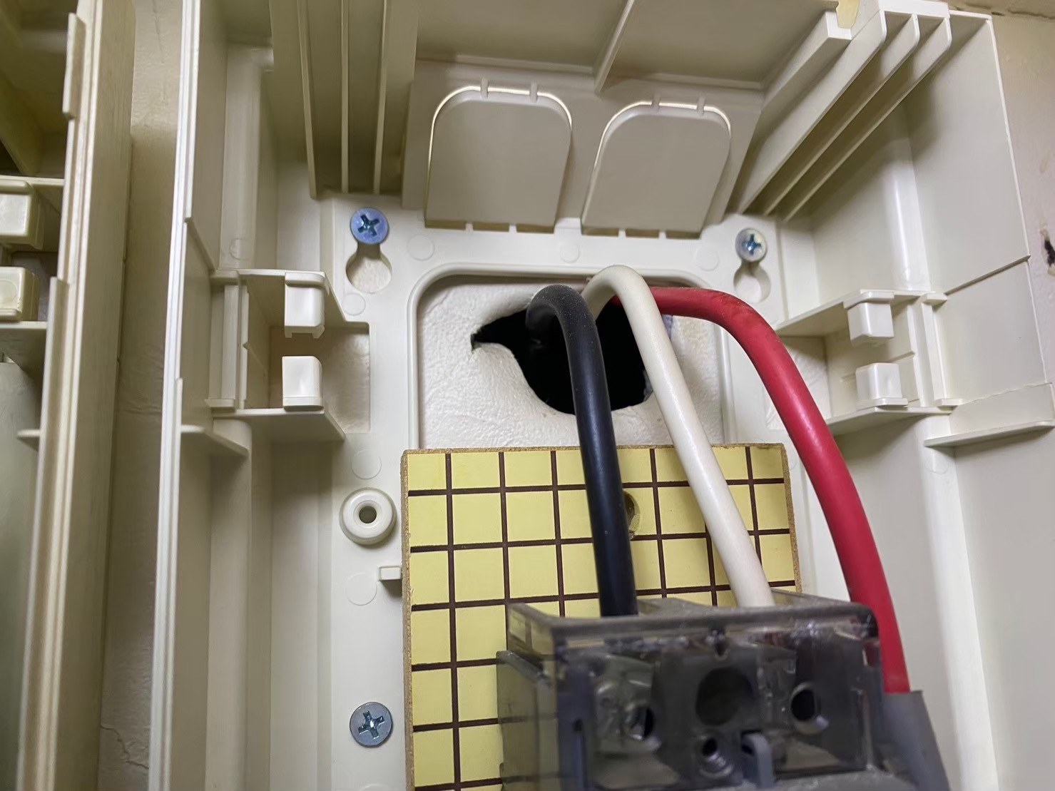 福岡県筑紫野市　ネズミによる被害　T様邸　駆除実績