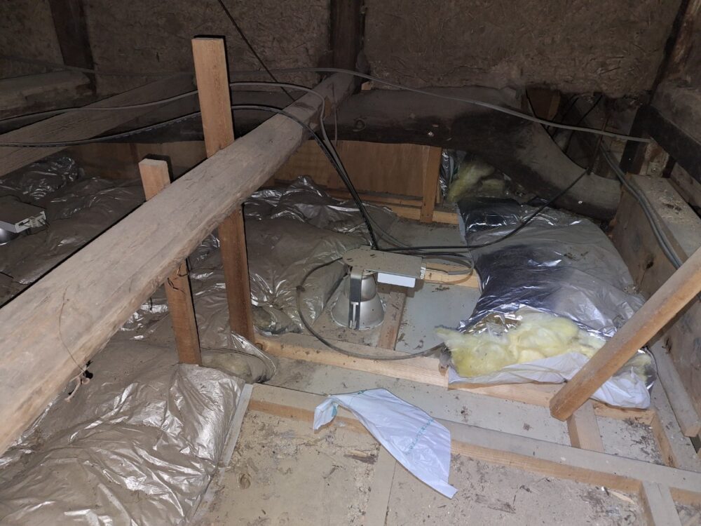 福岡県朝倉市　イタチによる被害　T様邸　駆除実績